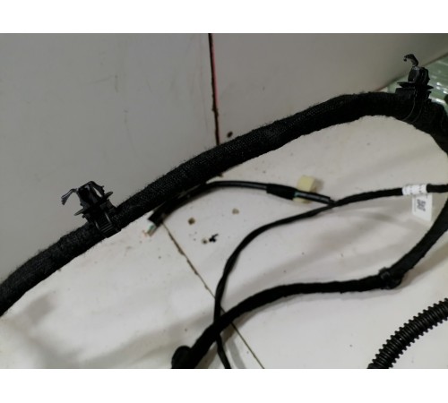 Проводка двери багажника