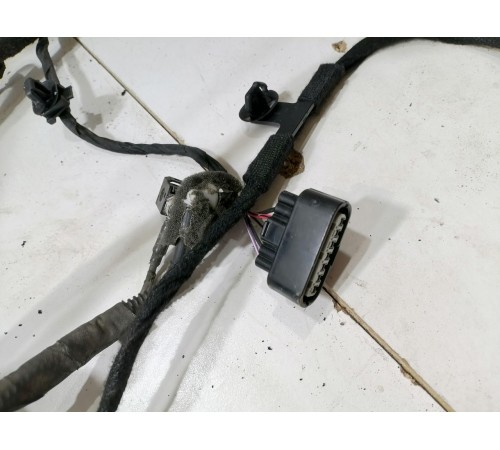 Проводка двери багажника