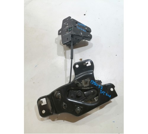 Замок крышки багажника с доводчиком