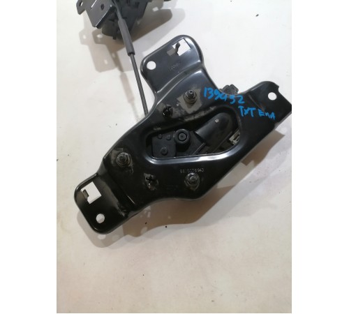 Замок крышки багажника с доводчиком