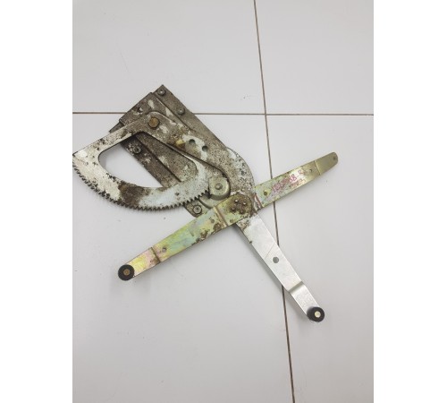 Стеклоподъемник двери правый