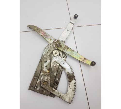 Стеклоподъемник двери правый