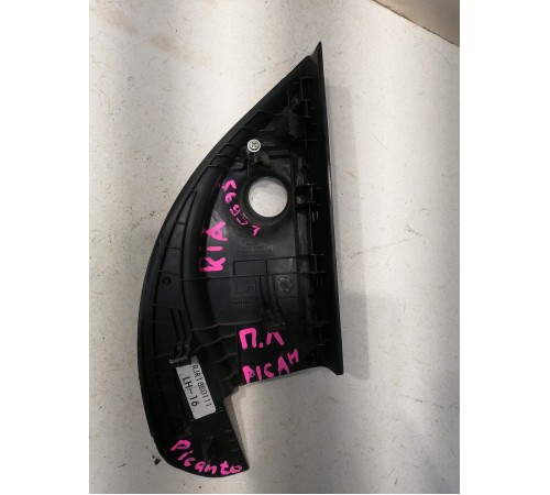 Молдинг стекла передней левой двери внутренний