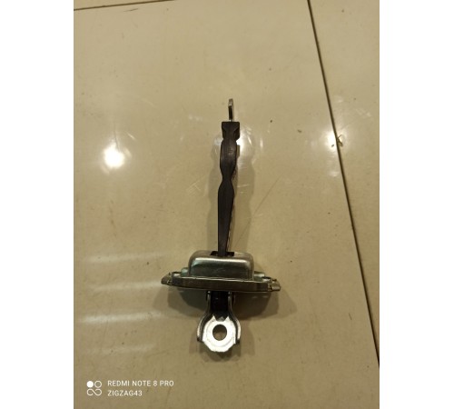 Ограничитель двери (передний, правый)