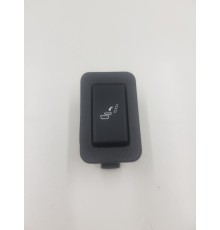 Кнопка складывания заднего сиденья