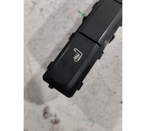 Блок кнопок обогрева задних сидений