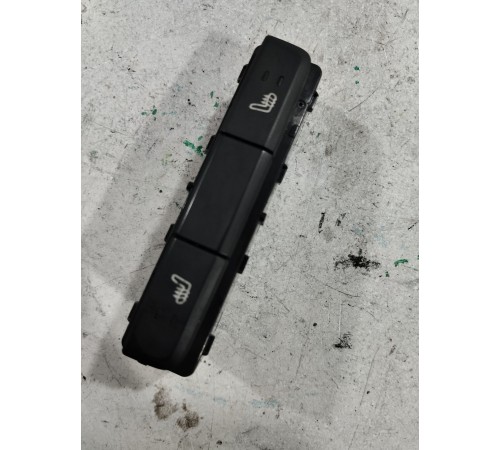 Блок кнопок обогрева задних сидений