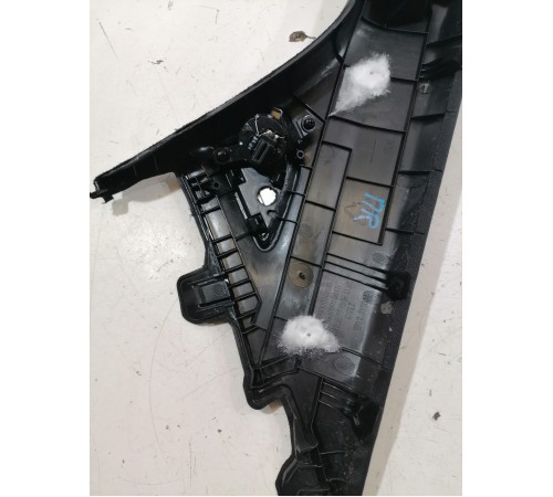 Обшивка стойки лобового стекла правая