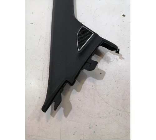 Обшивка стойки лобового стекла правая