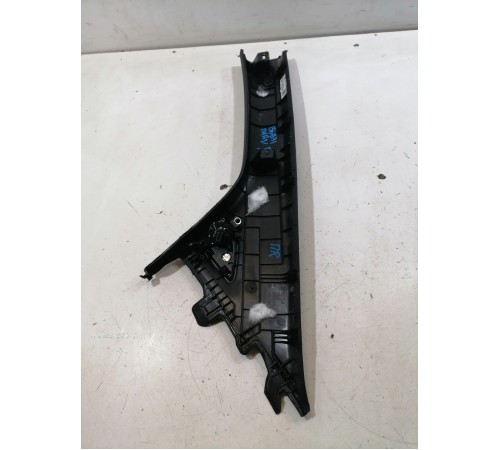 Обшивка стойки лобового стекла правая