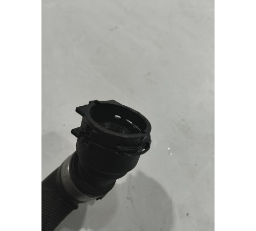 Патрубок системы охлаждения