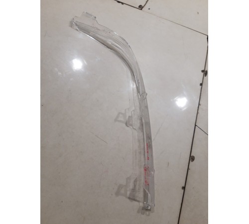 Рассеиватель света фары правый нижний