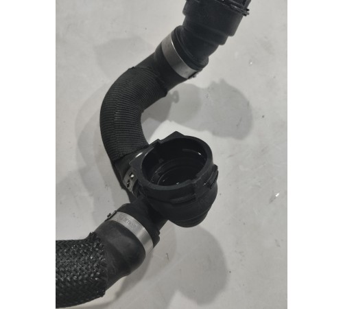 Патрубок системы охлаждения