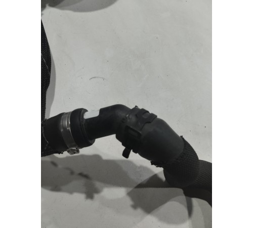 Патрубок системы охлаждения