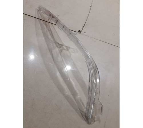 Рассеиватель света фары правый нижний