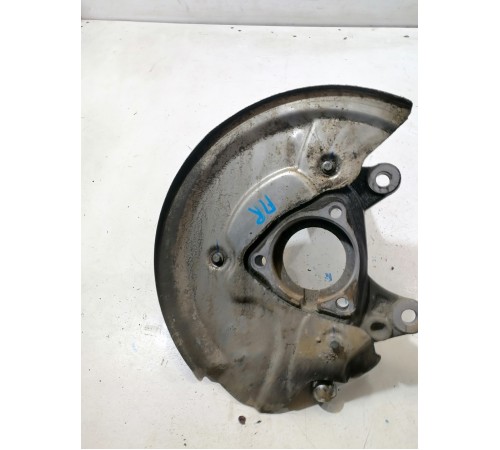 Кулак поворотный передний правый