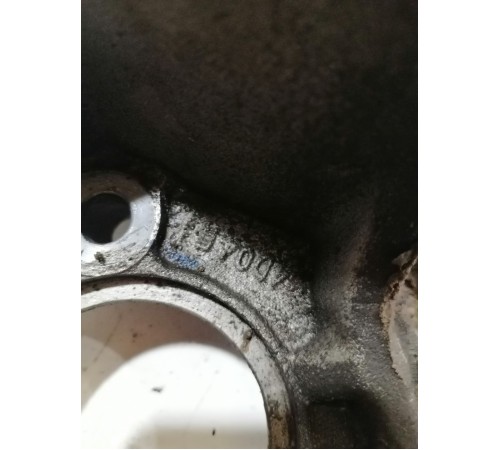 Кулак поворотный передний правый