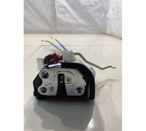 Замок двери (задний, левый)