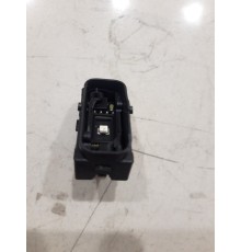 Кнопка центрального замка (передняя, левая)