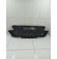 Решетка радиатора с эмблемой