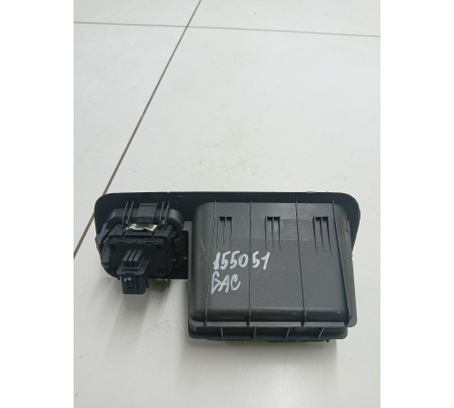 Кнопка открывания крышки багажника