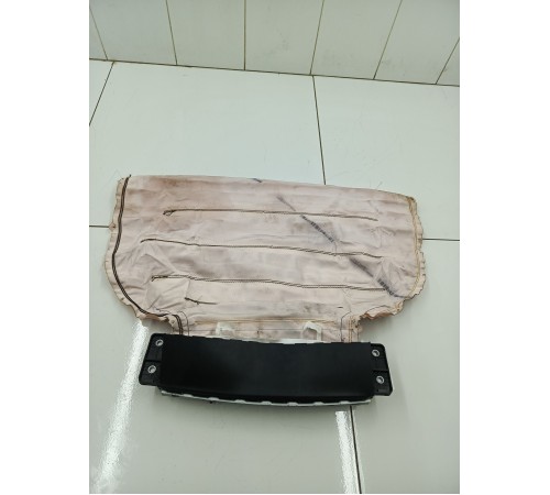 Подушка безопасности в колени