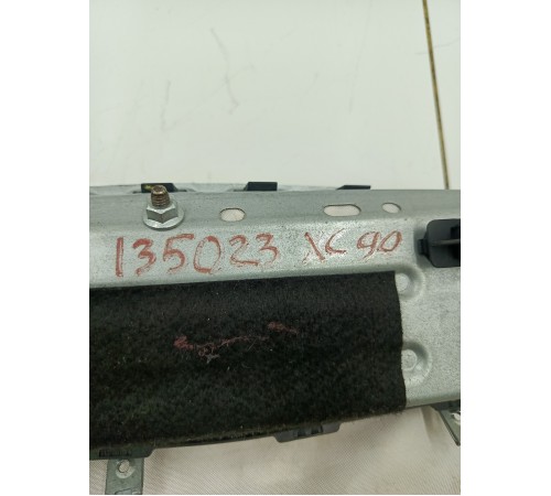 Подушка безопасности в колени