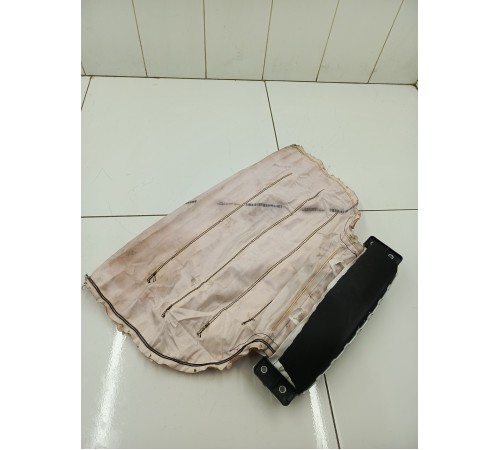 Подушка безопасности в колени