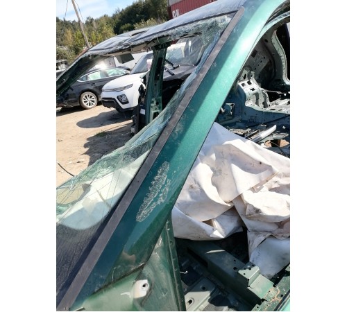 Стойка лобового стекла левая