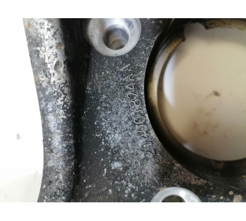 Кулак поворотный передний левый