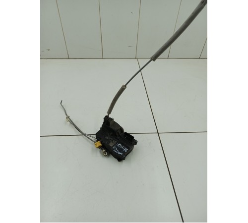 Замок двери передний левый