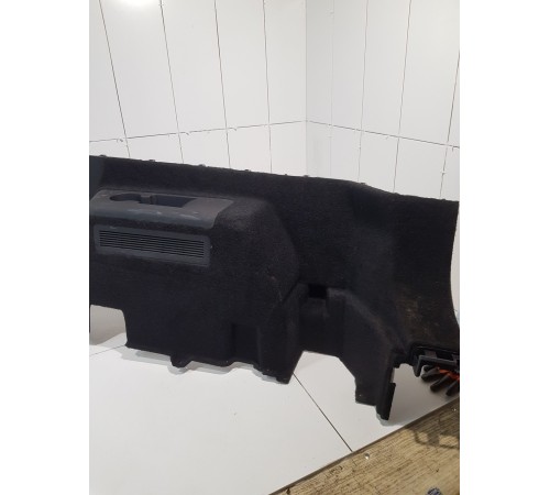 Обшивка багажника правая