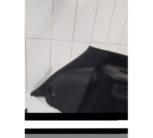 Обшивка багажника правая