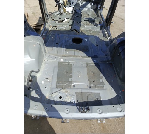 Пол багажника (ниша)