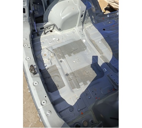 Пол багажника (ниша)