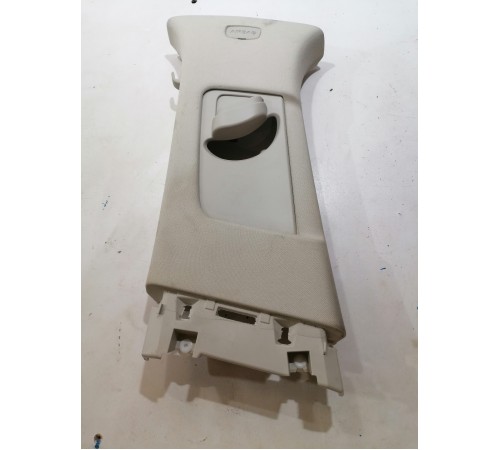 Обшивка центральной стойки левая