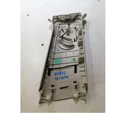 Обшивка центральной стойки левая