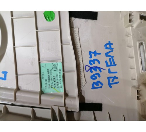 Обшивка центральной стойки левая