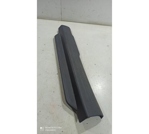 Накладка порога (передняя правая)