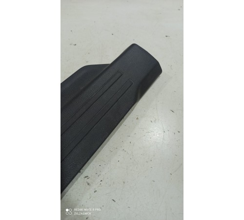 Накладка порога (передняя правая)