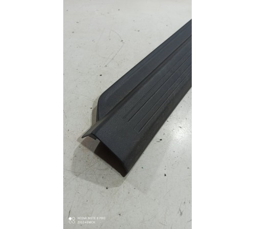 Накладка порога (передняя правая)