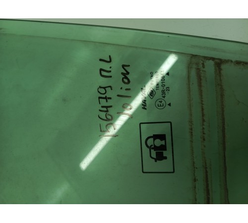 Стекло двери переднее левое