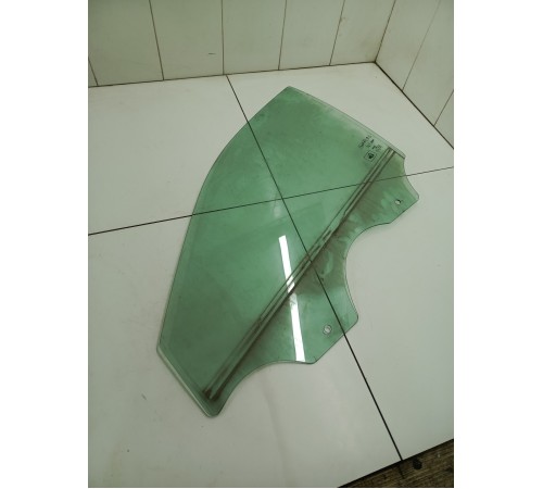 Стекло двери переднее левое