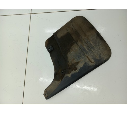 Брызговик задний левый