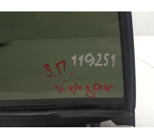 Форточка двери задняя правая