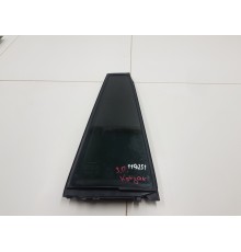 Форточка двери задняя правая