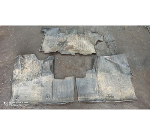 Комплект ковриков салона