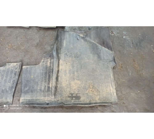 Комплект ковриков салона