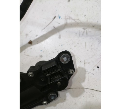 Моторчик шторки багажника правый