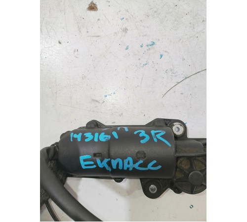 Моторчик шторки багажника правый